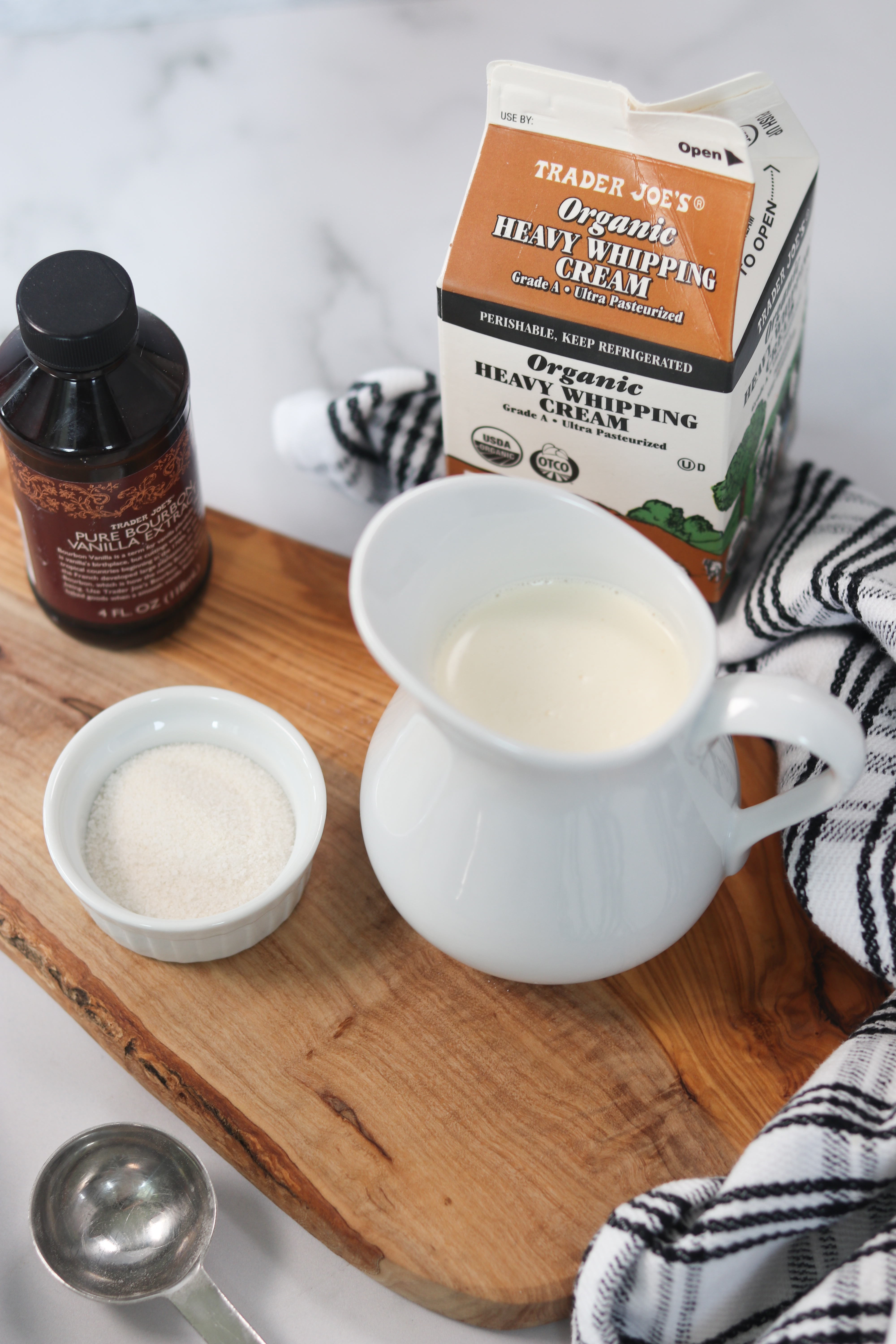 Keto Whipped Cream (Keto Whipping Cream) Whole Lotta Yum