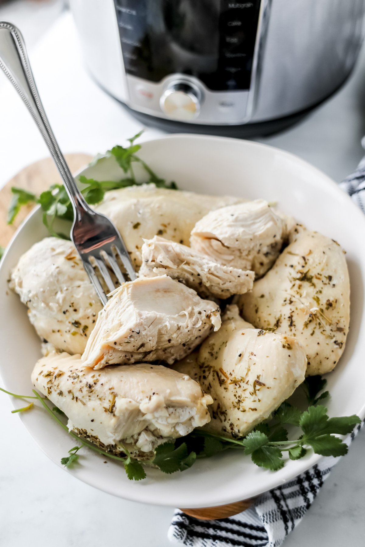boneless skinless chicken breast cooked from frozen in a pressure cooker