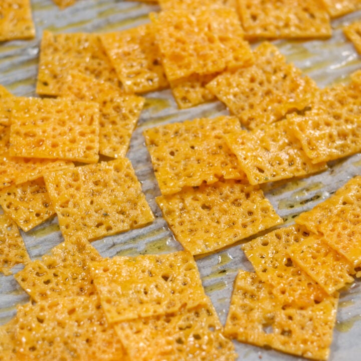 Keto Cheese Crackers Recipe