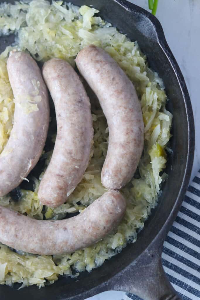 How Long to Boil Brats (+Beer Boiled Brats Recipe) Luv68