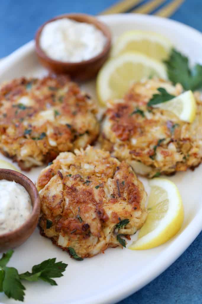 what goes best with crab cakes