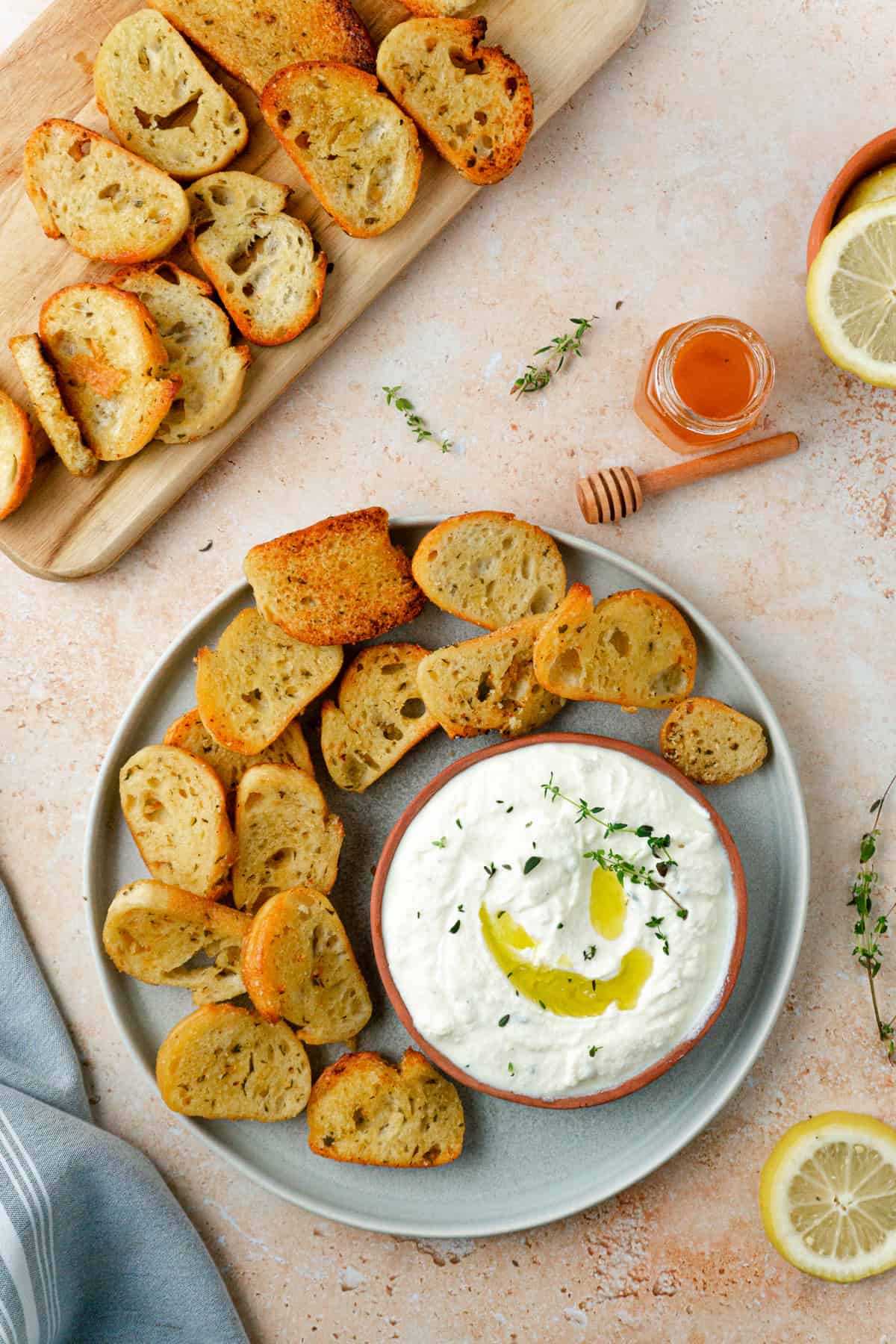 10 Minute Whipped Ricotta Dip With Honey Whole Lotta Yum