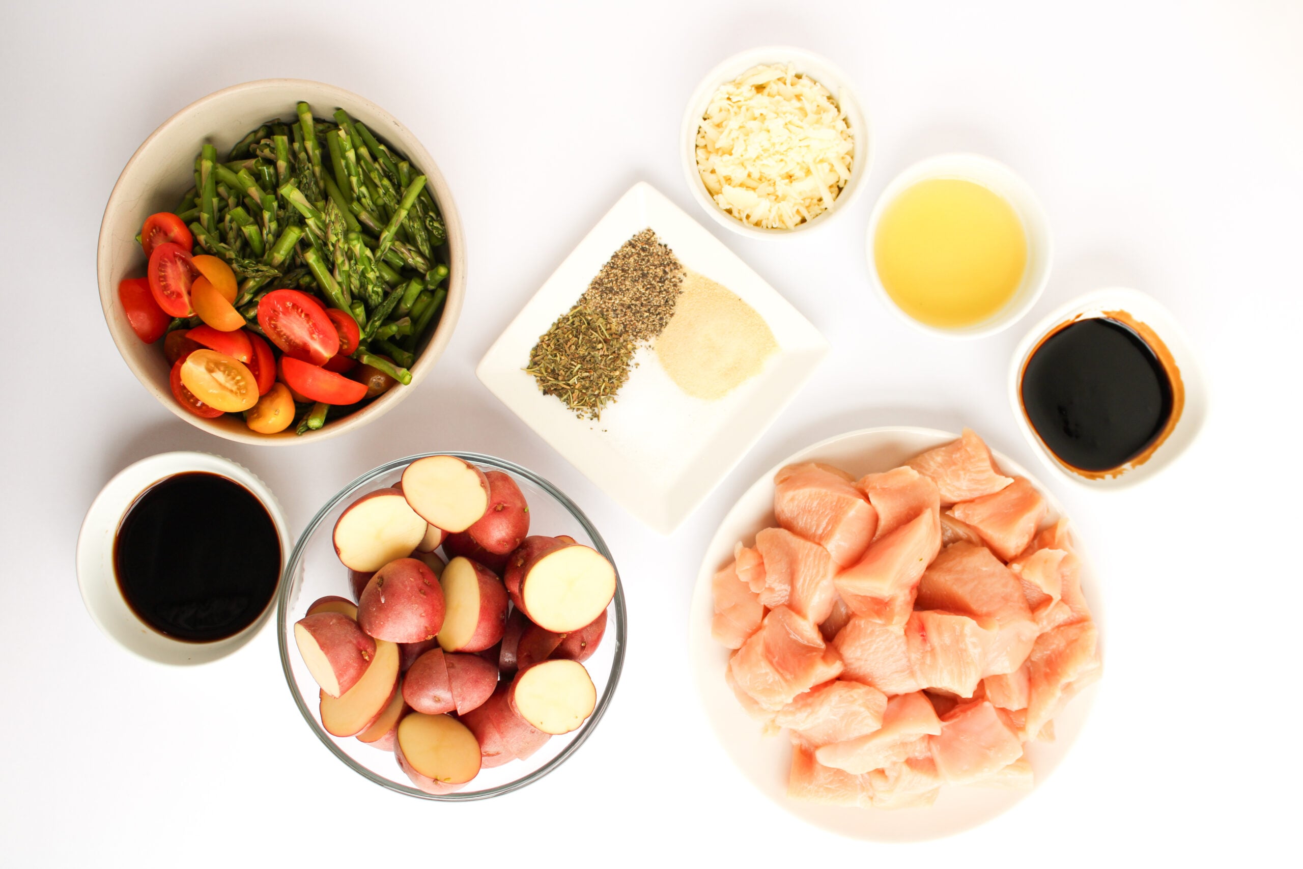 Image of ingredients needed to make balsamic chicken and vegetables.
